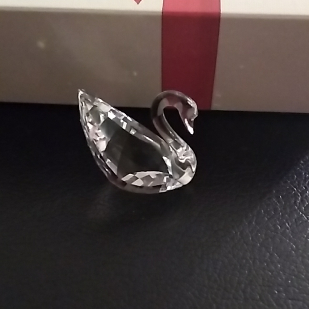 Swarovski SCS Swan figurine Welcome Gift